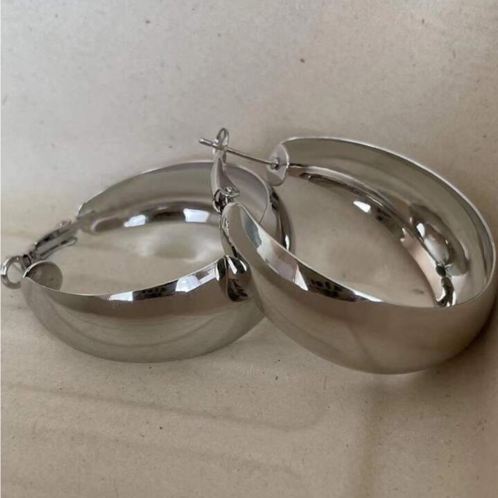 Chic Silver Hoop Earrings